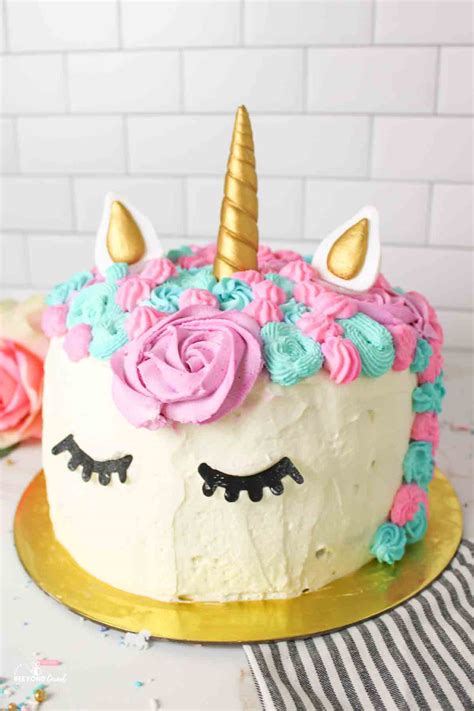 pastel-rainbow-unicorn-cake-beeyondcereal image