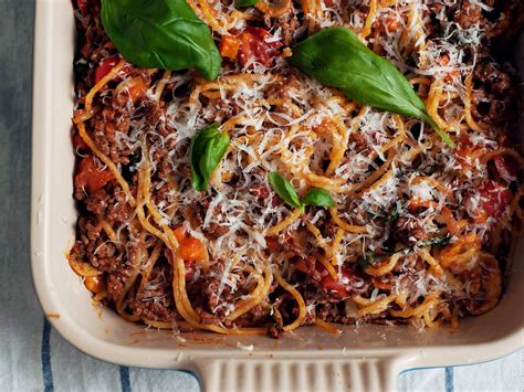 baked-spaghetti-bolognese-recipe-kitchen-stories image