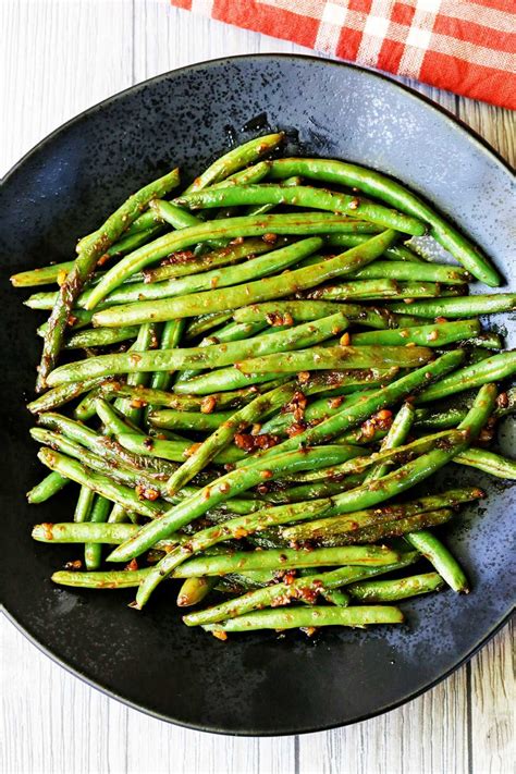 spicy-green-beans-with-hot-sauce-and-garlic-healthy image