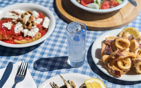 dos-and-donts-of-drinking-ouzo-greek-city-times image