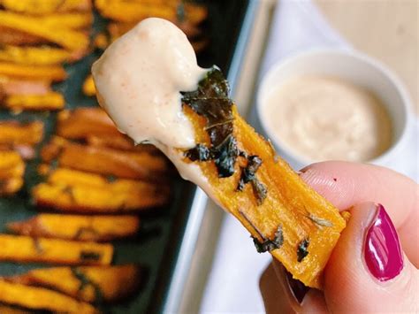 sweet-potato-fries-with-garlic-yogurt-dip-the-fit image