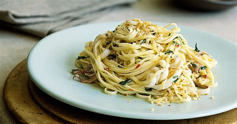 taglierini-with-squid-garlic-and-chilli-recipe-gourmet image