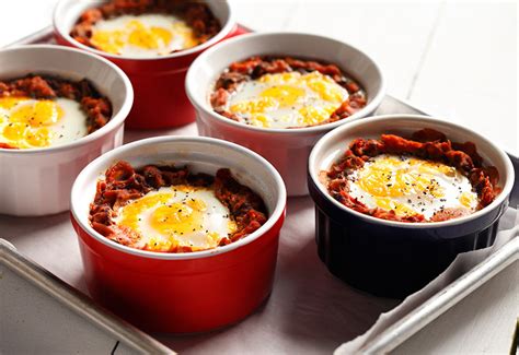 mexican-baked-eggs-on-black-beans-diabetes-canada image