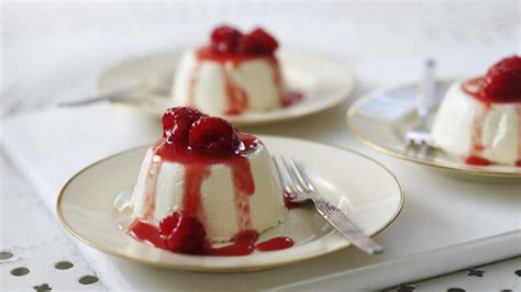 vanilla-panna-cotta-recipe-bbc-food image