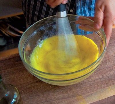 ladolemono-lemon-and-olive-oil-sauce-saveur image