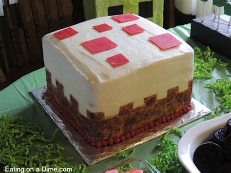 minecraft-birthday-cake-minecraft-cake-eating-on-a image
