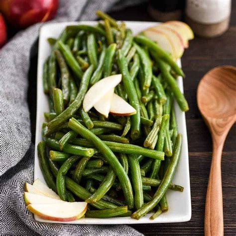 sauted-green-beans-recipe-with-apple-cider image
