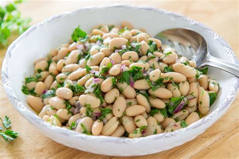 white-bean-salad-easy-5-minute-recipe-fifteen-spatulas image