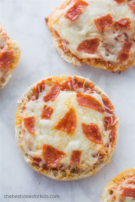 english-muffin-pizza-recipe-the-best-ideas-for-kids image