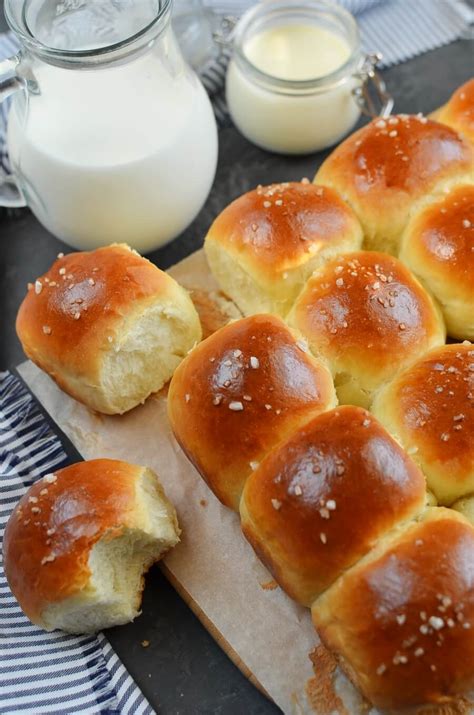 the-ultimate-dinner-rolls-recipe-cookme image