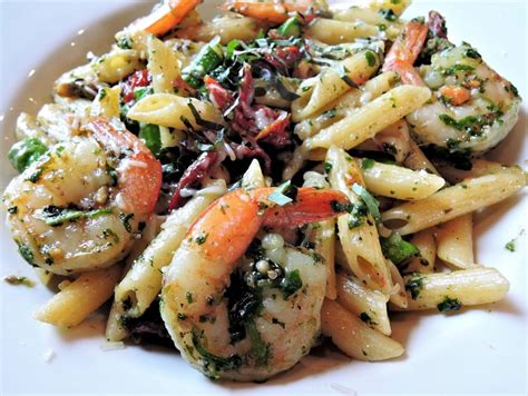 penne-pasta-with-shrimp-asparagus-and-pepper image