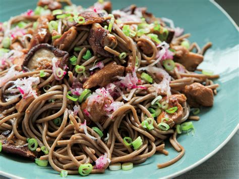 soba-noodles-with-shiitake-mushrooms-and-radish image