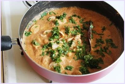 mushroom-curry-spice-up-the-curry image