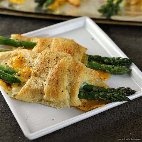cheesy-asparagus-puffs-persnickety-plates image