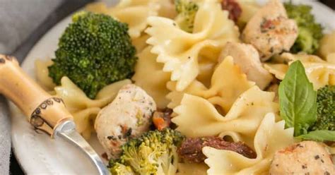 bow-tie-pasta-with-chicken-and-sun-dried-tomatoes image