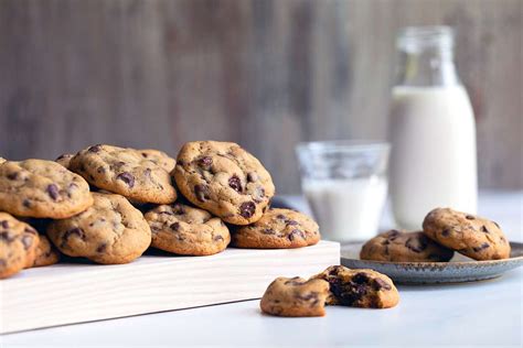 gluten-free-soft-chocolate-chip-cookies-recipe-king image