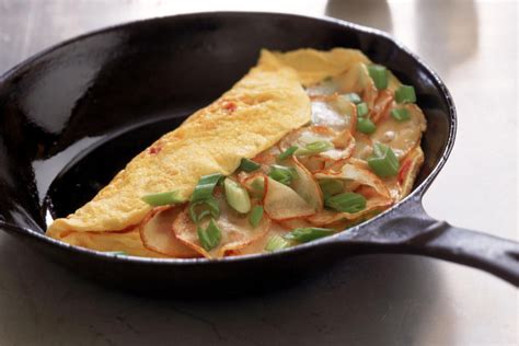 how-to-make-a-low-calorie-omelette-the-spruce-eats image