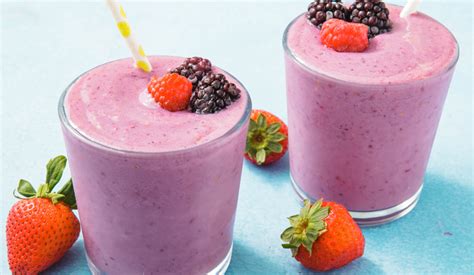 how-to-make-a-smoothie-recipe-best-triple-berry image