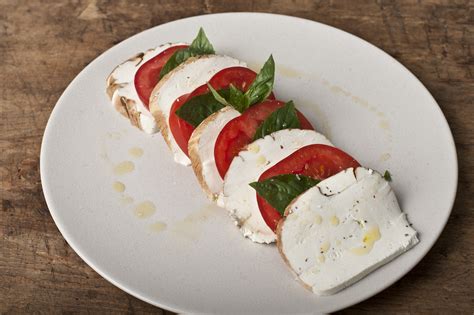 smoked-mozzarella-caprese-salad-recipe-food image