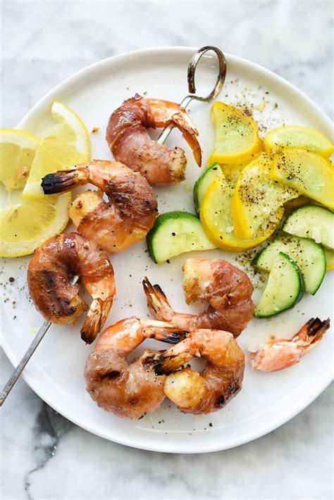 prosciutto-wrapped-grilled-shrimp-skewers image