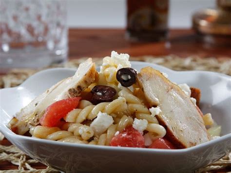 greek-pasta-salad-recipe-with-chicken-gemelli-barilla image