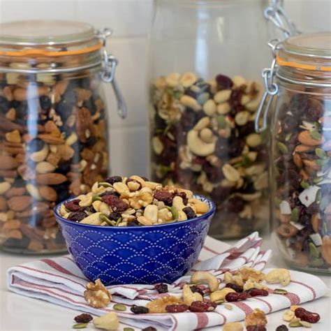 fruit-and-nut-trail-mix-healthy-homemade image