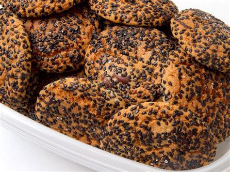 salty-sesame-and-dark-chocolate-chip-cookies image