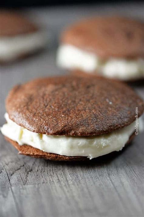 peppermint-cream-chocolate-cookie-sandwiches image