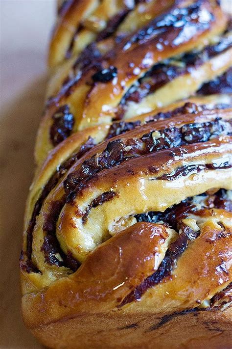 babka-recipe-with-dates-and-walnuts-unicorns-in-the image