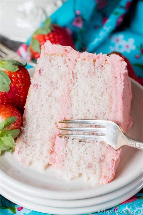 easy-strawberry-cake-recipes-the-best-blog image