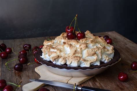cherry-chocolate-meringue-pie-meike-peters-eat-in image