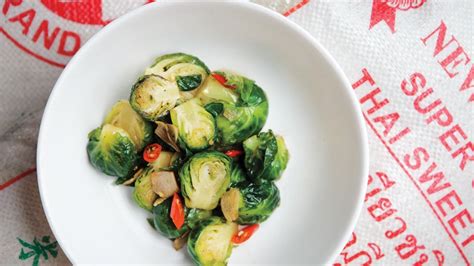 stir-fried-brussels-sprouts-with-garlic-and-chile-bon image