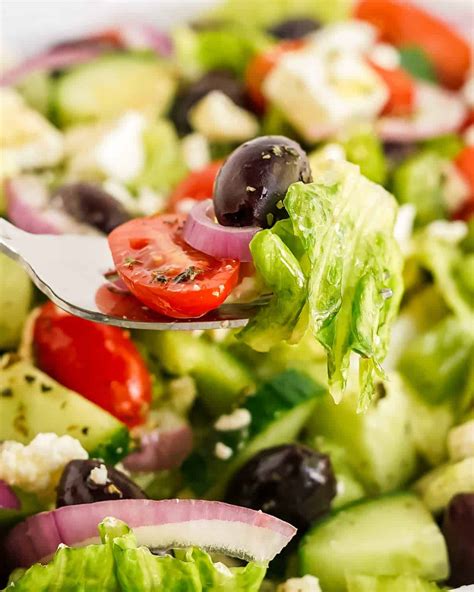 greek-salad-recipe-the-chunky-chef image