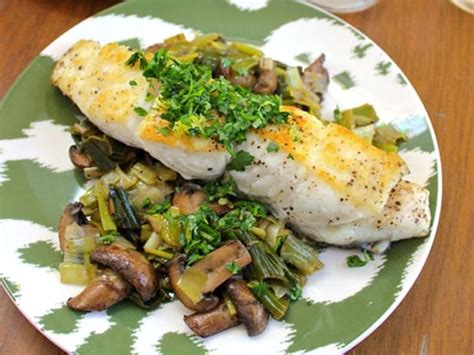 italian-seared-halibut-with-melted-leeks-cooking image