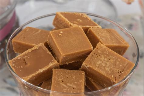 easy-caramel-fudge-recipe-with-condensed-milk-4 image