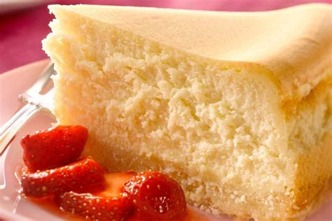 fluffy-vanilla-cheesecake-recipe-with-shortbread-crust image