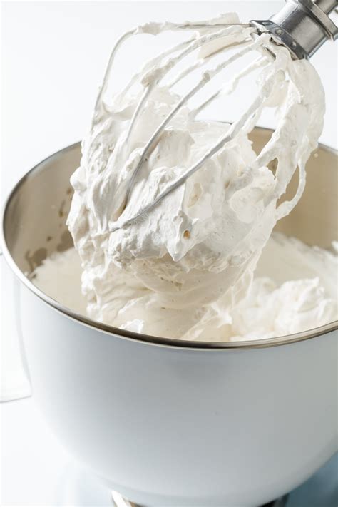 fluffiest-marshmallow-frosting-how-to-make-meringue-frosting image