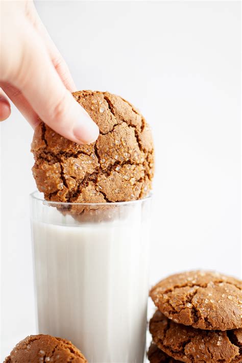 healthy-chewy-ginger-molasses-cookies-nutrition-in image