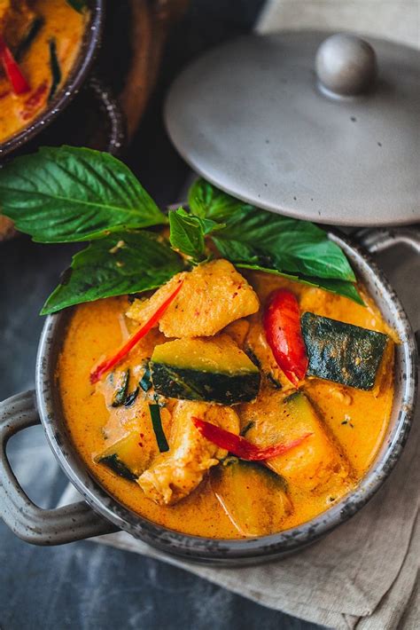 red-thai-curry-with-chicken-and-kabocha-squash image