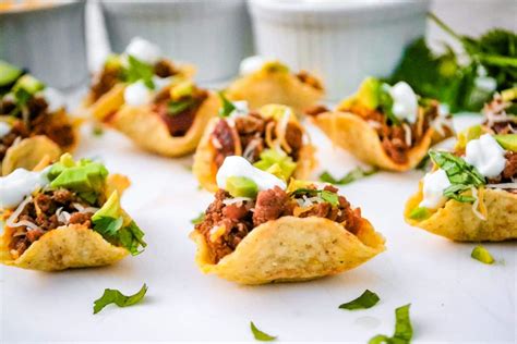 mini-taco-bowls-best-easy-beef-appetizer-jersey-girl image