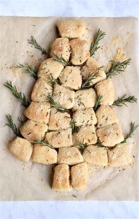 christmas-tree-dinner-rolls-the-bakermama image