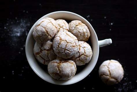 italian-amaretti-cookies-little-vienna image
