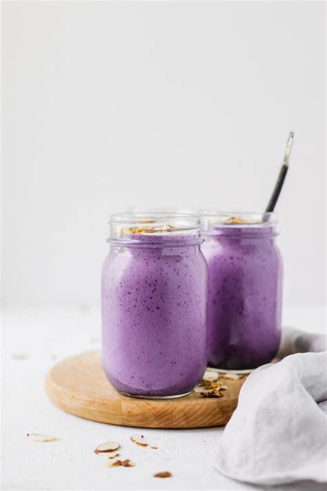 blueberry-vanilla-protein-shake-recipe-jar-of-lemons image