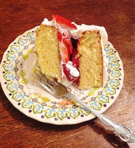 spring-recipe-strawberry-yum-yum-cake-my-so image