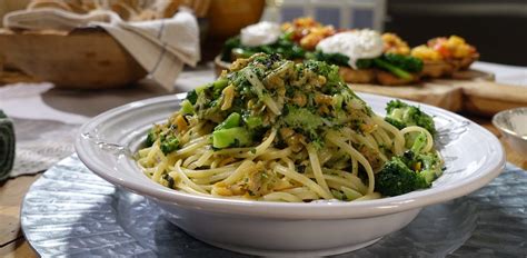 linguine-with-white-clam-and-broccoli-sauce-lidia image