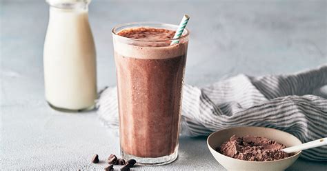 this-mint-chocolate-protein-shake-recipe-is-everything image