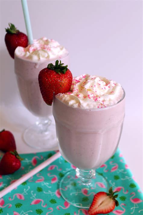 how-to-make-the-perfect-strawberry-milkshake image