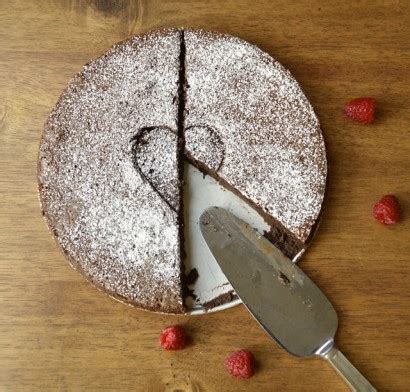 craig-claibornes-flourless-chocolate-mousse-cake image