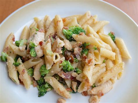 penne-with-red-pepper-sauce-and-broccoli image