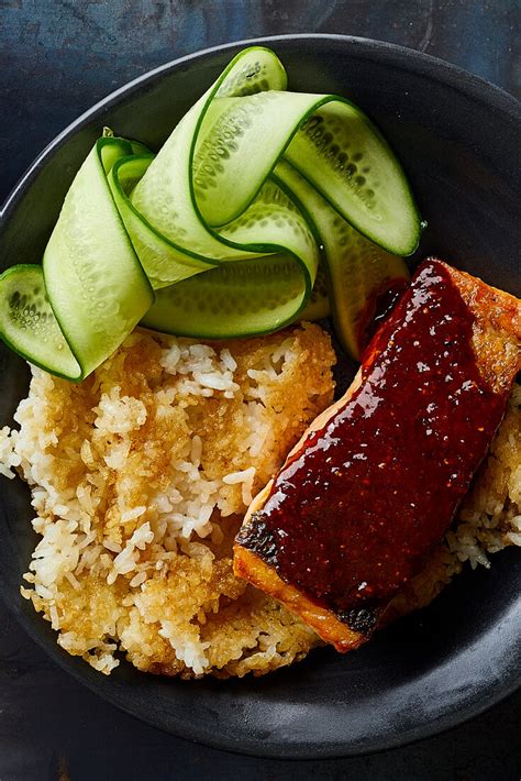 gochugaru-salmon-with-crispy-rice-dining-and image